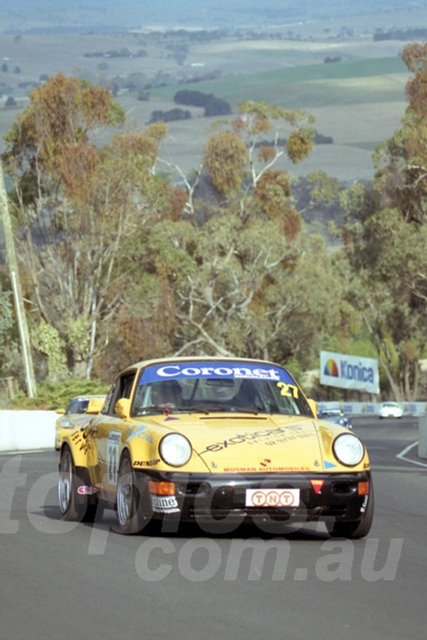 202822 - Peter Coles - Porsche 911 Carrera - Bathurst 13th October 2002 - Photographer Marshall Cass