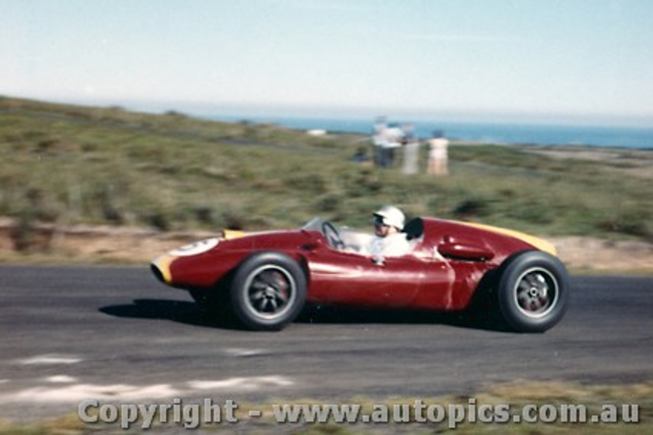 60509 - B. Stillwell  Cooper Climax - Phillip Island 23rd October 1960