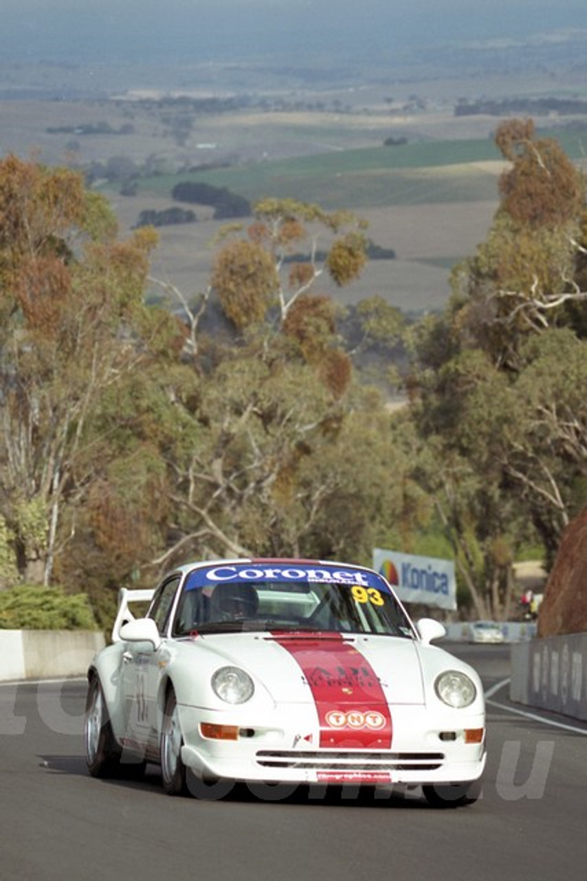 202872 -  Michael Turner - Porsche 993 RS - Bathurst 13th October 2002 - Photographer Marshall Cass