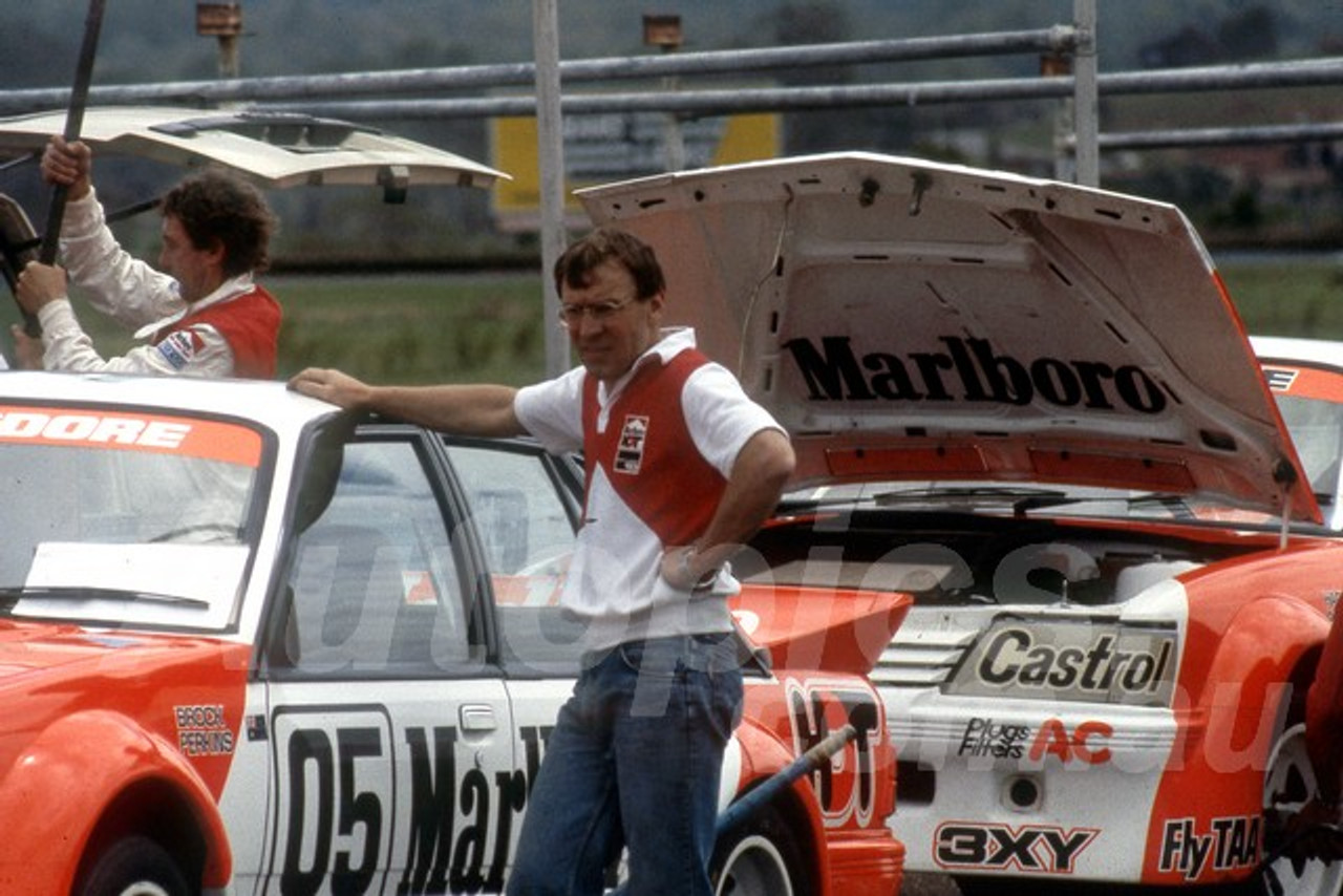 84606 - Peter Brock & Larry Perkins, VH Commodore - 1984 ATCC - Sandown