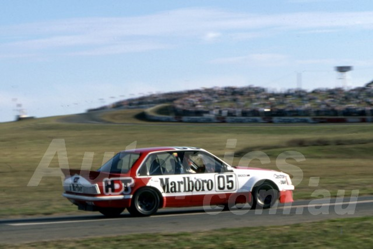 84621 - Peter Brock, VH Commodore - 1984 ATCC - Oran Park