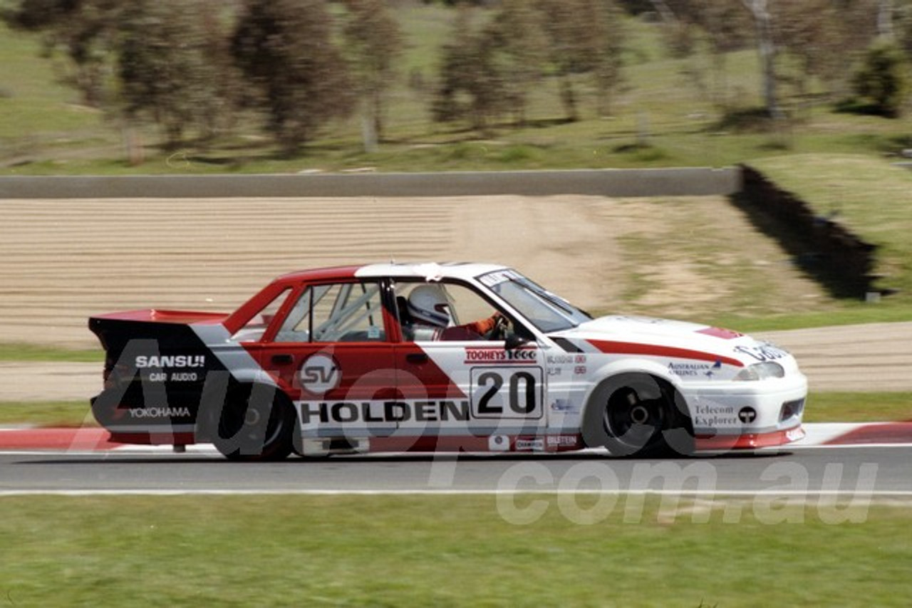 88816 - TOM WALKINSHAW / JEFF ALLAM, Commodore VL - Bathurst 1000, 1988 - Photographer Lance J Ruting