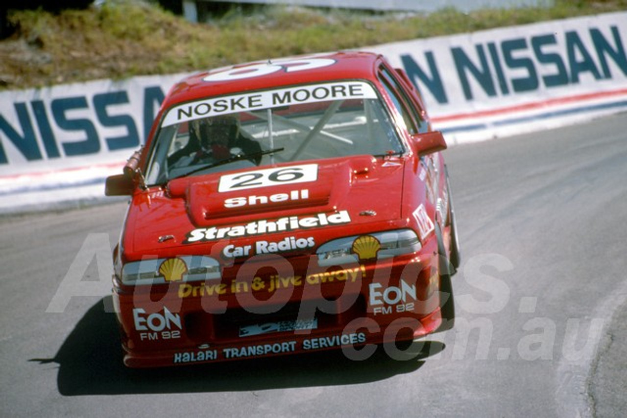 88825 - GRAHAM MOORE / TONY NOSKE , Commodore VL - Bathurst 1000, 1988 - Photographer Lance J Ruting