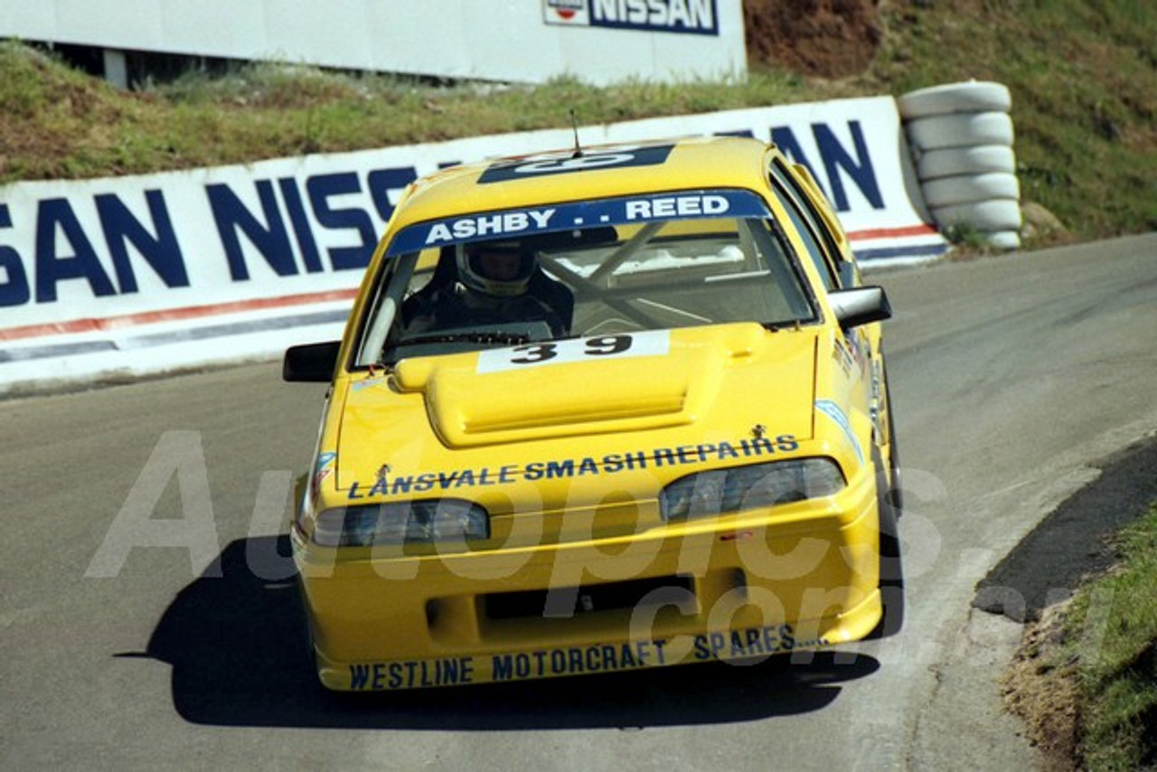 88842 - TREVOR ASHBY / STEVE REED, Commodore VL - Bathurst 1000, 1988 - Photographer Lance J Ruting