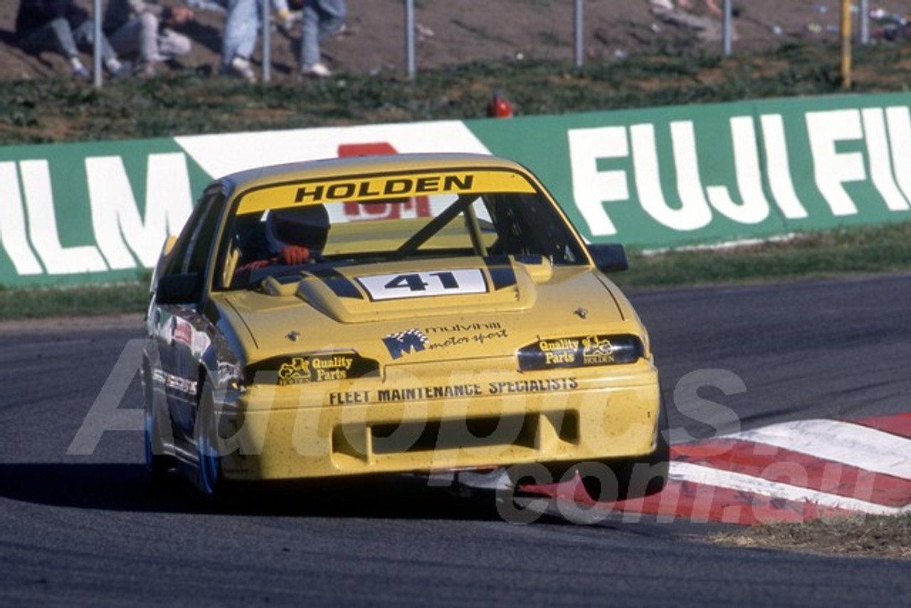 88845 - TONY MULVIHILL / GEOFF LEEDS, Commodore VL - Bathurst 1000, 1988 - Photographer Lance J Ruting