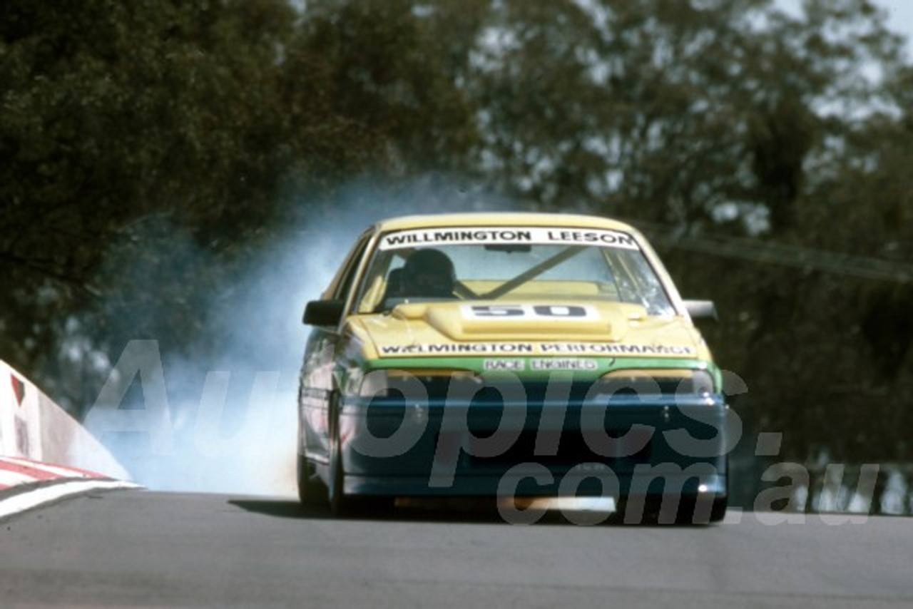 88860 - JOHN LEESON / GARRY WILLMINGTON, Commodore VL - Bathurst 1000, 1988 - Photographer Lance J Ruting