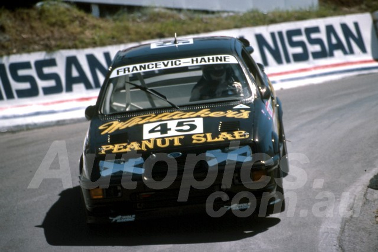 88879 - ARMIN HAHNE / ROBBIE FRANCEVIC, Ford Sierra - Bathurst 1000, 1988 - Photographer Lance J Ruting