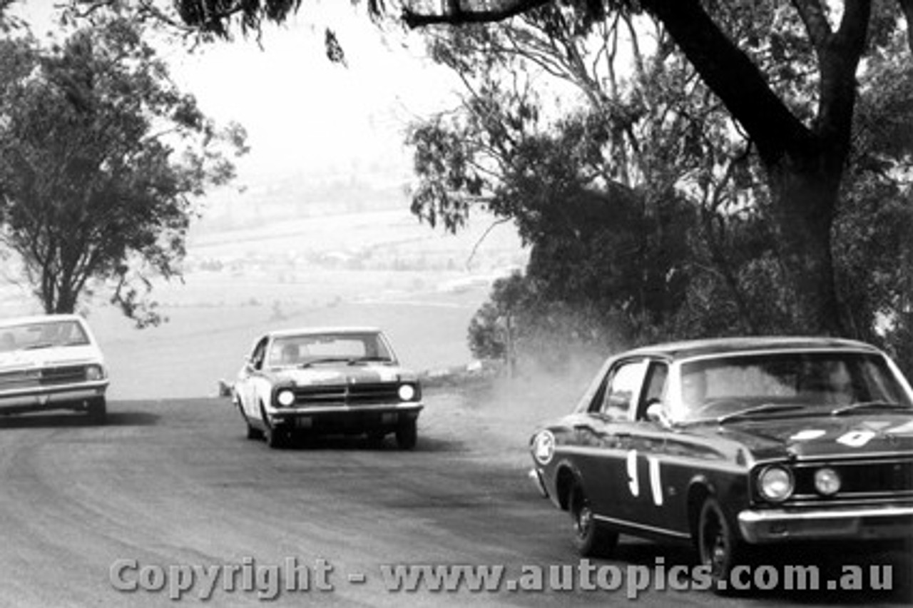 68736 - Fred Gibson / Barry Seton  Ford Falcon XT-GT - Bathurst 1968