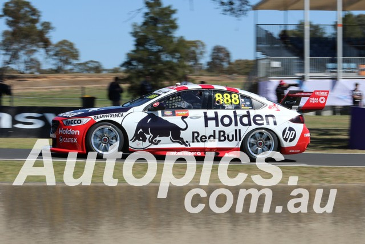 19390 - Craig Lowndes & Jamie Whincup, Holden Commodore ZB - Bathurst 1000, 2019