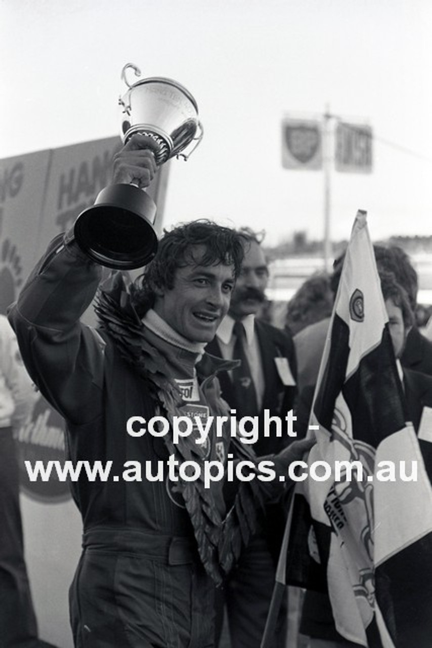 79172 - Peter Brock, Torana A9X - Sandown 1979 - Photographer Peter D'Abbs