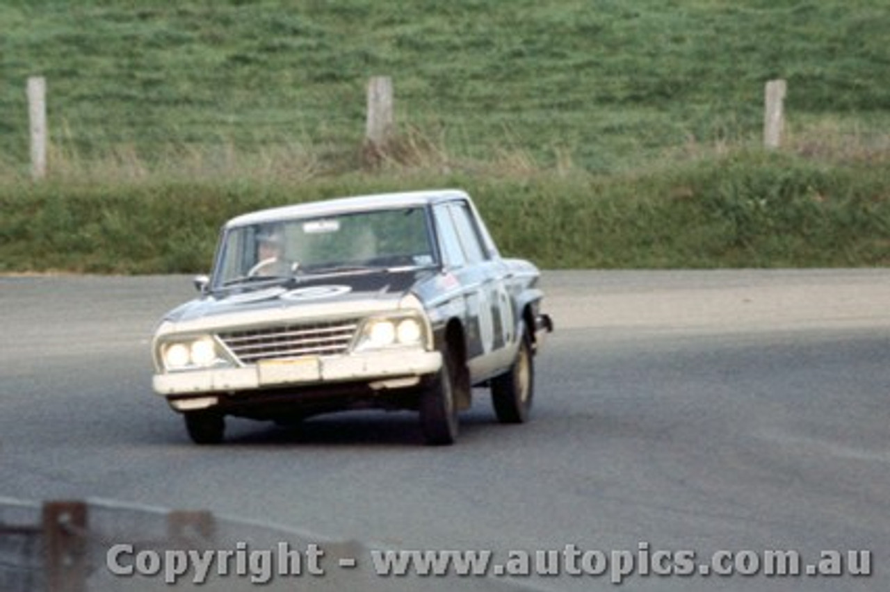 64715  -  B. Needham / W. Weldon  -  Bathurst 1964 - Class D Winner - Studebaker Lark - Photographer Richard Austin