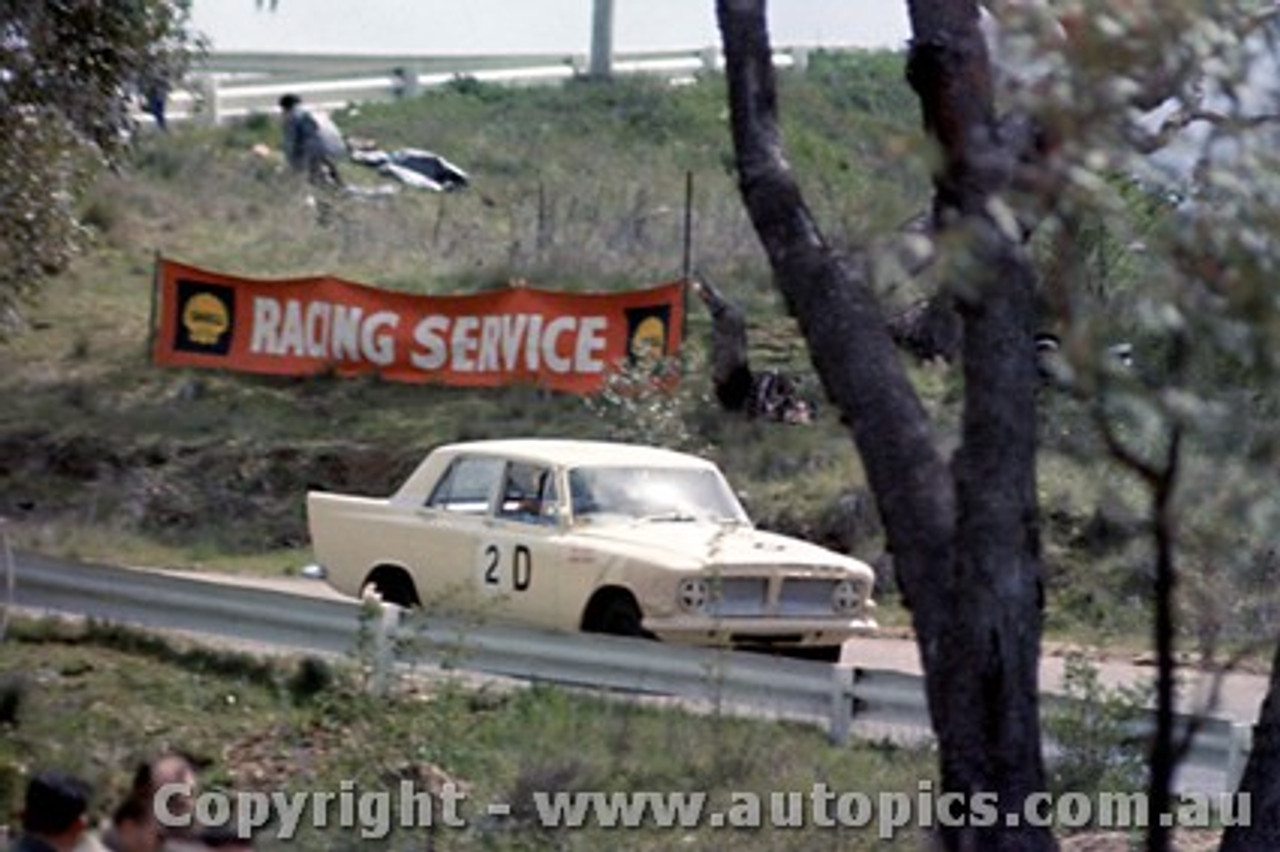 64720  -  B. Burns / B. Lawler  - Zephyr -  Bathurst 1964 - Photographer Richard Austin