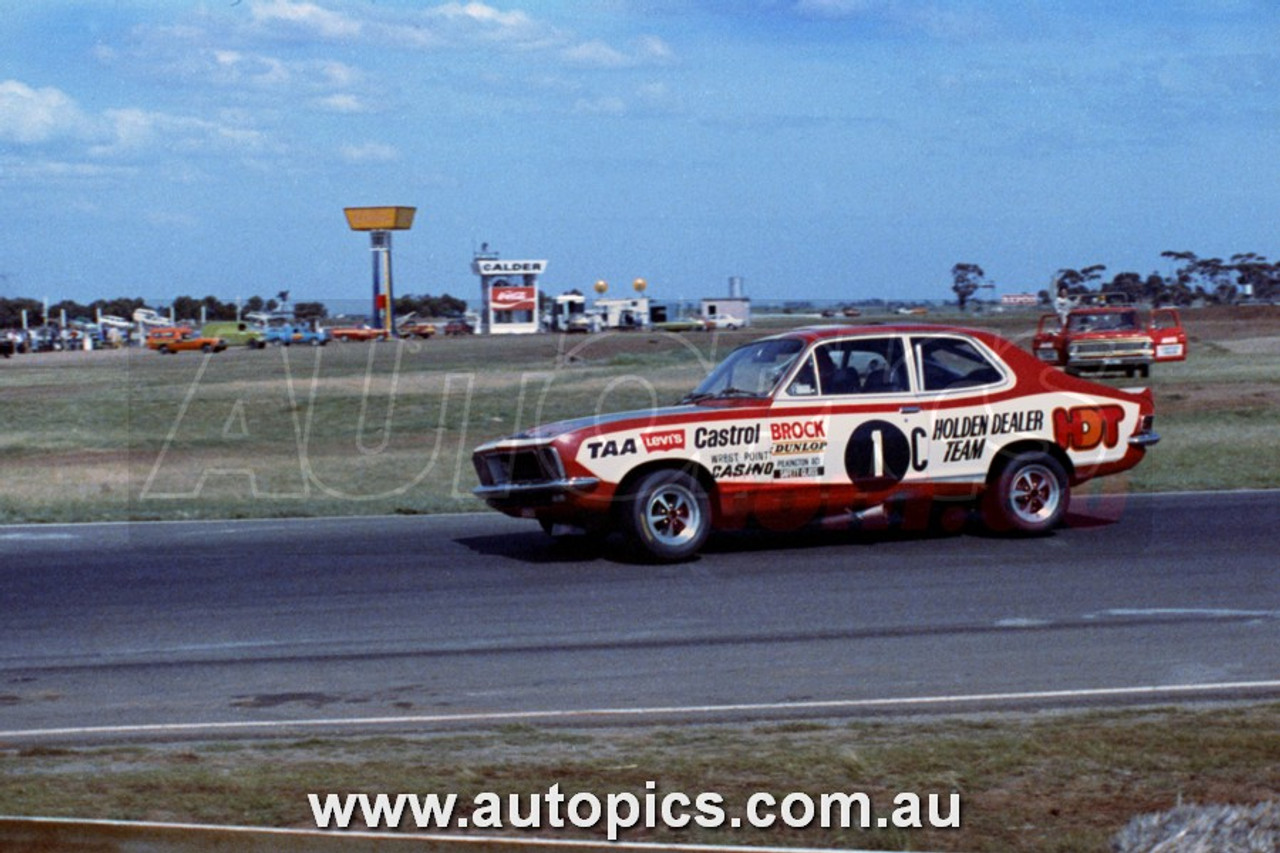 72CA06JC7004 - Peter Brock,  Holden Torana LJ XU1 - Hardie Ferodo 500,  Bathurst 1972 - Photographer Jack Cerchi