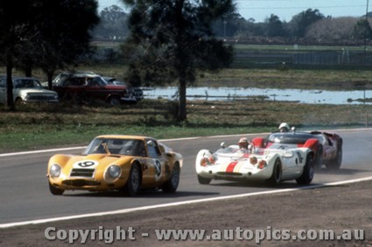 66435 - K. Bartlett / D. Chivas Alfa Romeo GTZ2 - J. Harvey / F. Demuth Lotus 23B - Rothmans 12 Hour Sports Car Race - Surfers Paradise 1966 - Photographer John Stanley