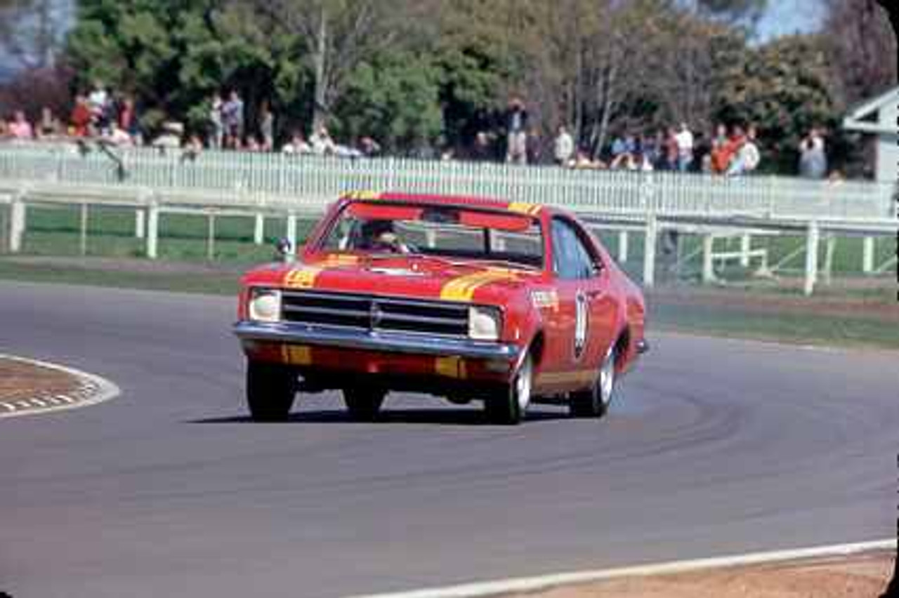 69066 - N. Petrilli Holden Monaro GTS 327 - Warwick Farm 1969  - Photographer Richard Austin