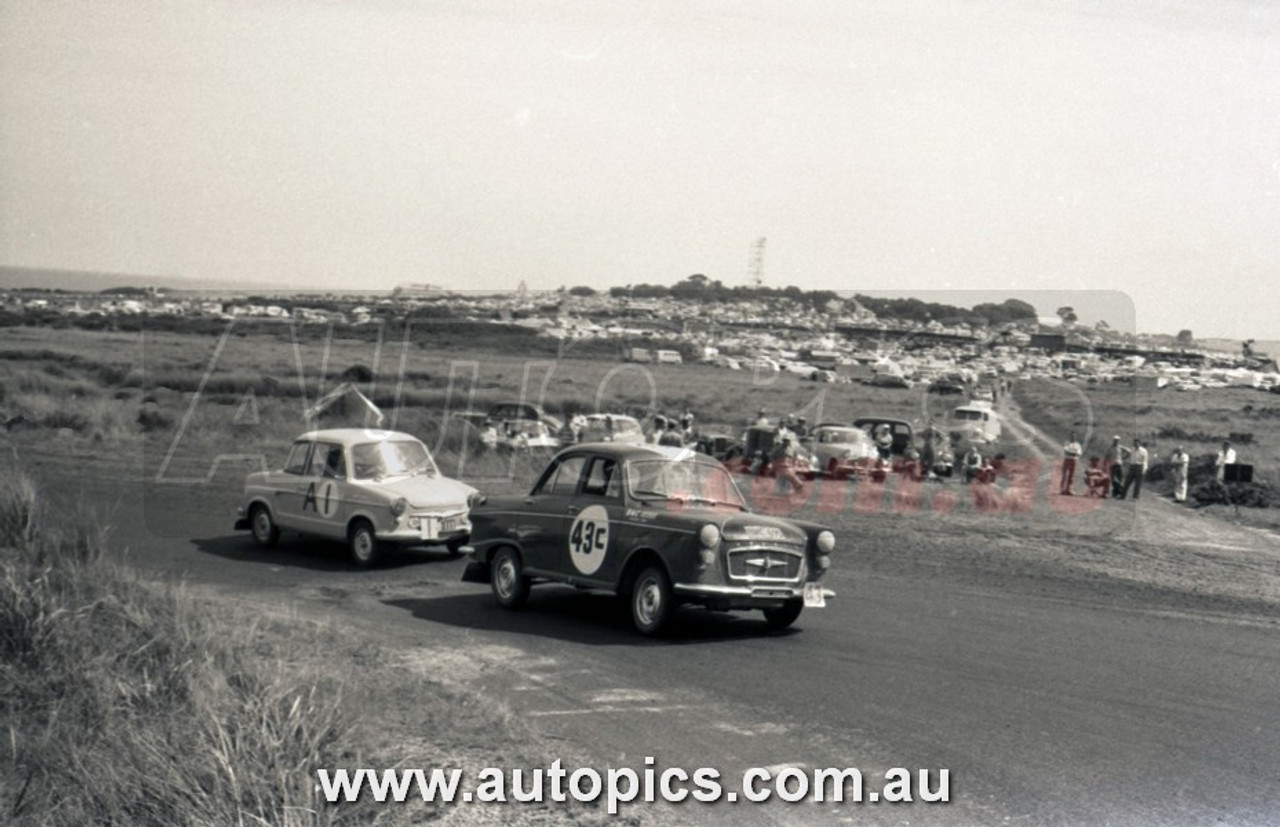 60PI11UK7065 -  Rod Murphy & John Callaway & Barry Papps - Armstrong 500, Phillip Island, 1960, Morris Major