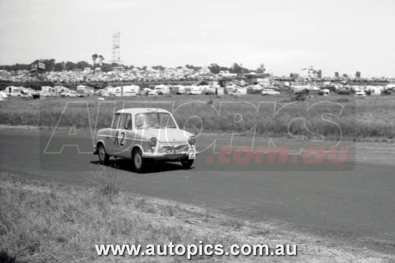 60PI11UK7135 -  Bruce Walton & Paul Englan & Eddie Clay  - Armstrong 500, Phillip Island, 1960, Nsu Prinz