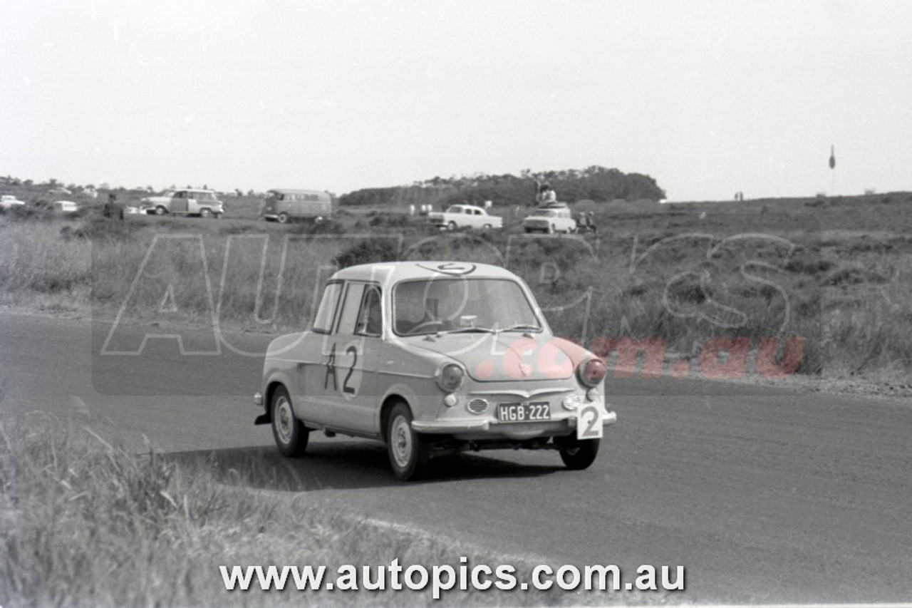 60PI11UK7138 -  Bruce Walton & Paul Englan & Eddie Clay  - Armstrong 500, Phillip Island, 1960, Nsu Prinz