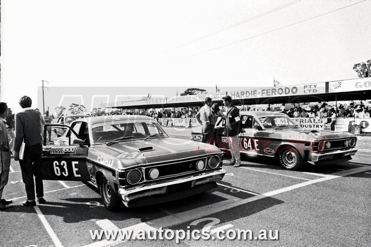 70BA10LR7018  -  Allan Moffat,   Hardie Ferodo 500, Bathurst, 1970, Falcon XW GT-HO Phase 2 - Photographer Lance Rutting