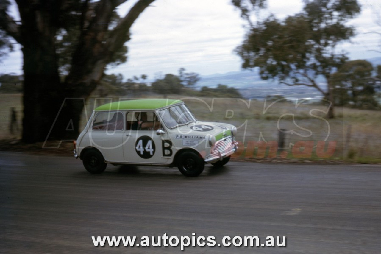 63BA10IT7030 - Des West & John Martin,  Armstrong 500, Bathurst, 1963, Morris Cooper - Photographer - Ian Thorn