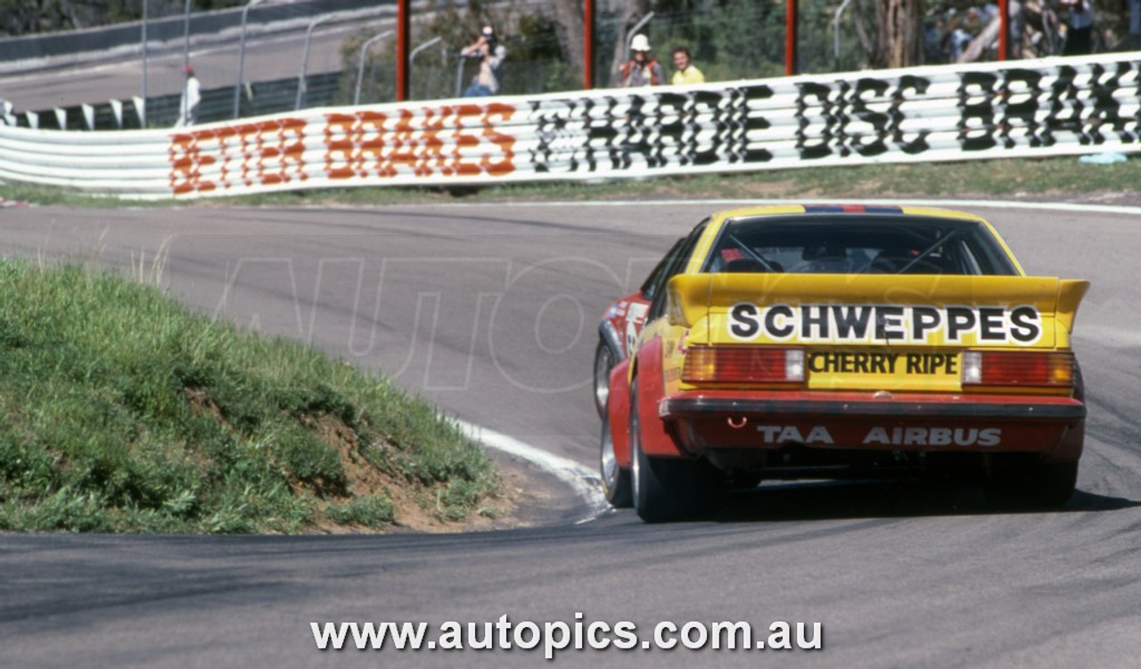 83BA10LR7026 - Peter Janson & David Parsons, James Hardie 1000, Bathurst, 1983, Holden Commodore VH - Photographer - Lance Ruting 83BA10LR7026 - Peter Janson & David Parsons, James Hardie 1000, Bathurst, 1983, Holden Commodore VH - Photographer - Lance Ruting