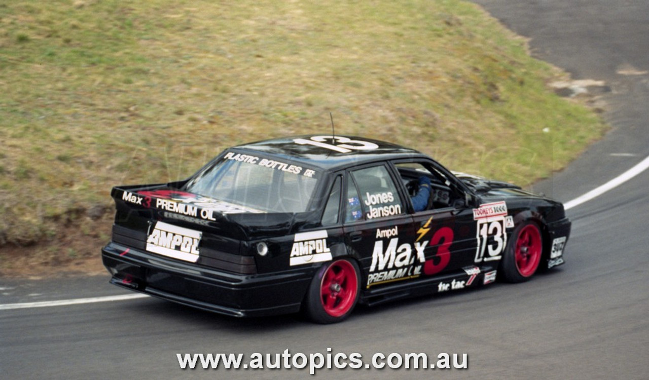 92BA10LR7054 - Bob Jones & Peter Janson, Tooheys 1000, Bathurst, 1992, Holden Commodore VL - Photographer - Lance J Ruting