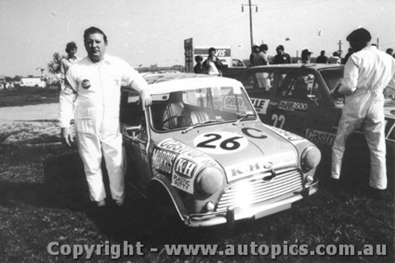 70741  -  A. Olsen / L. Keefe Morris Cooper S -   Bathurst  1970