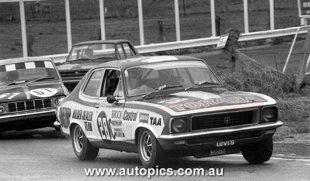 72BA04LR7009 - Peter Brock, Hardie Ferodo 500, Bathurst,  1972, Holden Torana XU1 - Photographer -  Lance Ruting 