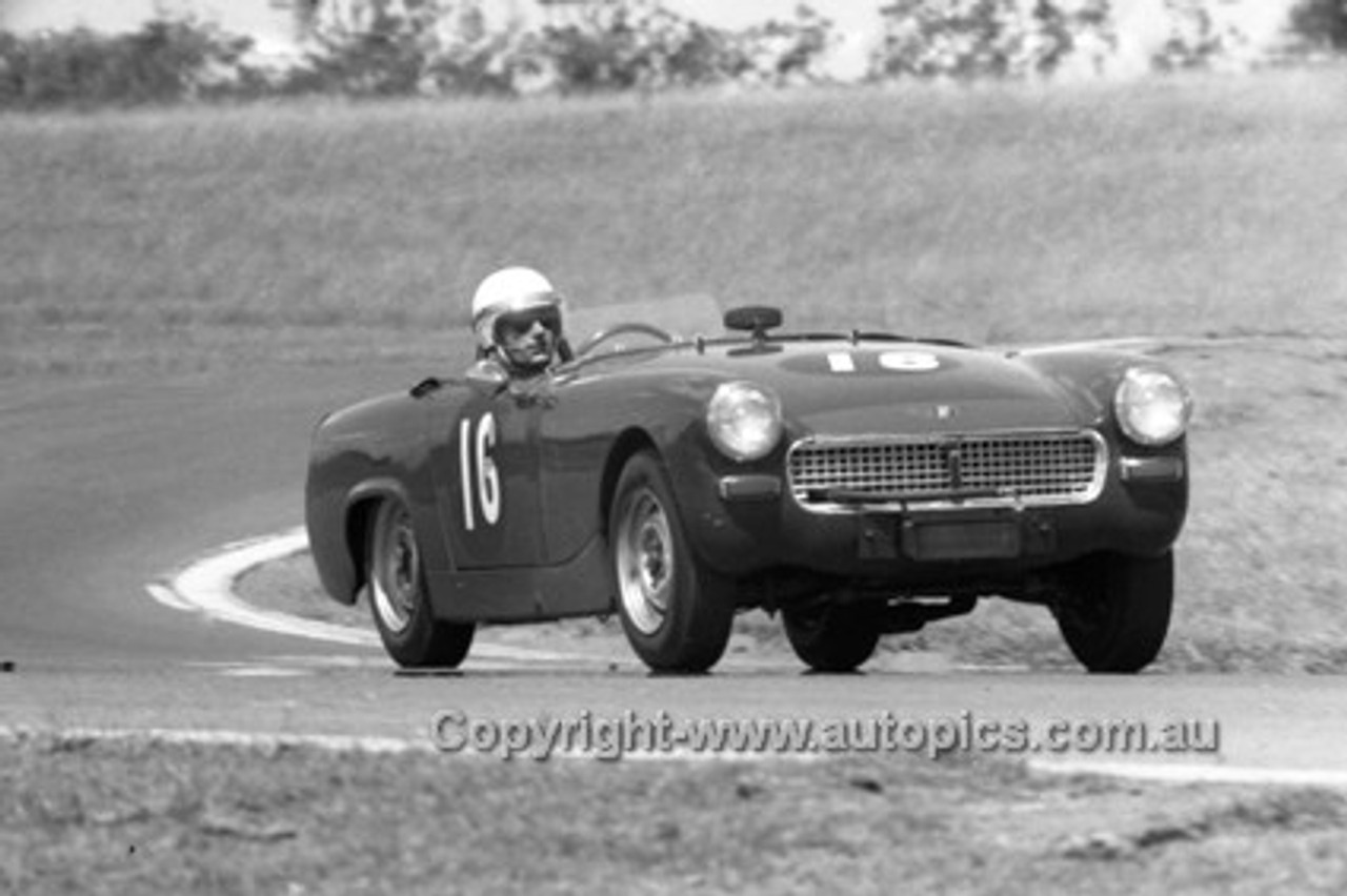 68454 - H. Seifman  Austin Healey Sprite  -  Oran Park 1968