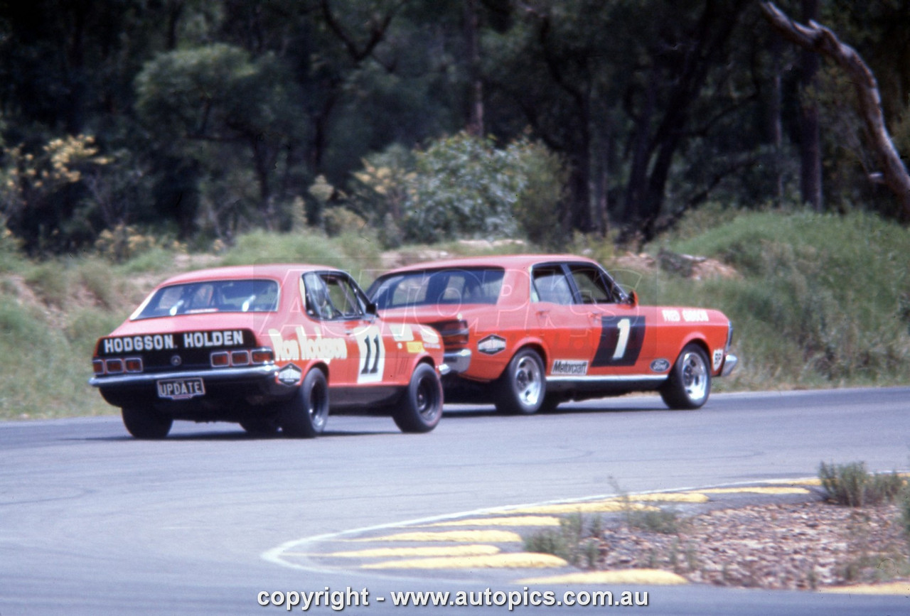 72AM003BJ7017 - Fred Gibson (Ford GT-HO) also Bob Morris (Holden Torana XU1), National Open Meeting, Amaroo Park Raceway,  4th June, 1972 - Photographer - Bob Jess