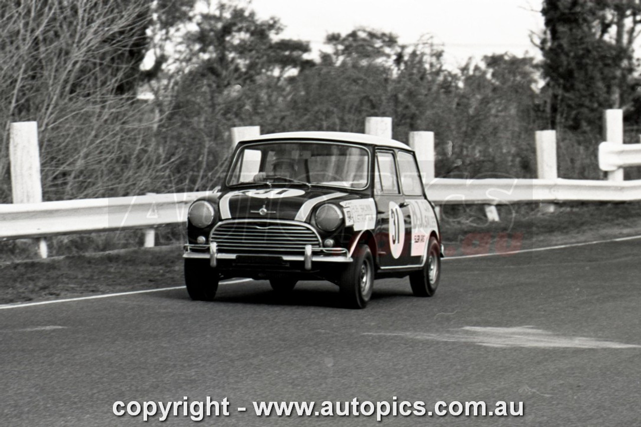 68SA09PD7022 - Bob Brown & J. Stratton, Three Hour Datsun Trophy Race, Sandown, 15th September, 1968, Morris Cooper - Photographer Peter D'Abbs