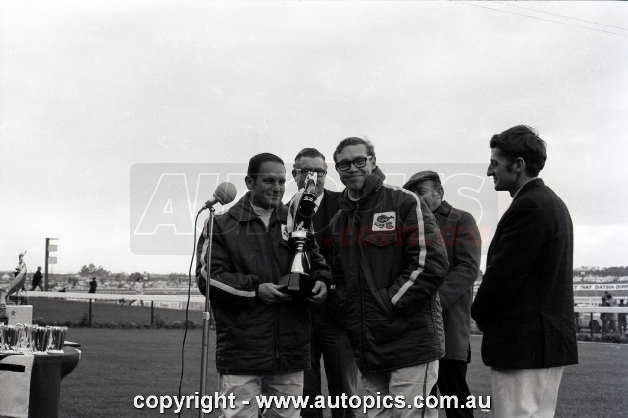 69SA09PD7025 - Alan Moffat & John French, Sandown Three Hour Datsun Trophy Race, Sandown, 14th September, 1969, Ford XW Falcon GTHO - Photographer Peter D'Abbs