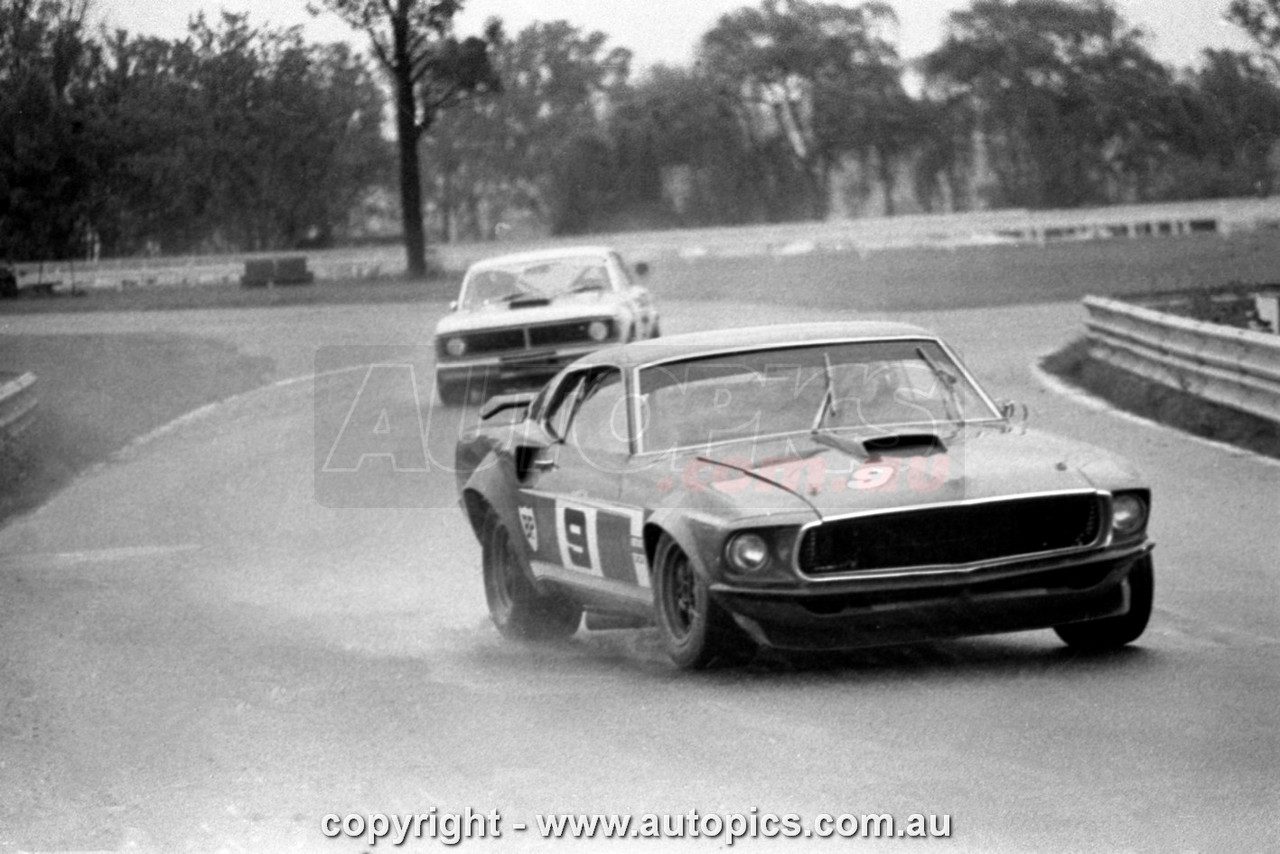 73WF02DB7002 - Alan Moffat,  Australian Touring Car Champion, Warwick Farm ATCC, 1973, Ford Mustang - Photographer David Blanch