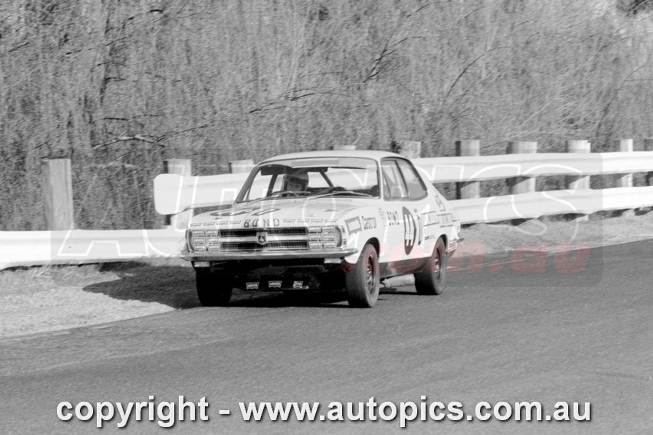 71SA09PD7017 - Colin Bond, Sandown Three Hour 250, Sandown, 12th September, 1971, Holden LC Torana GTR XU-1- WINNER - Photographer Peter D'Abbs
