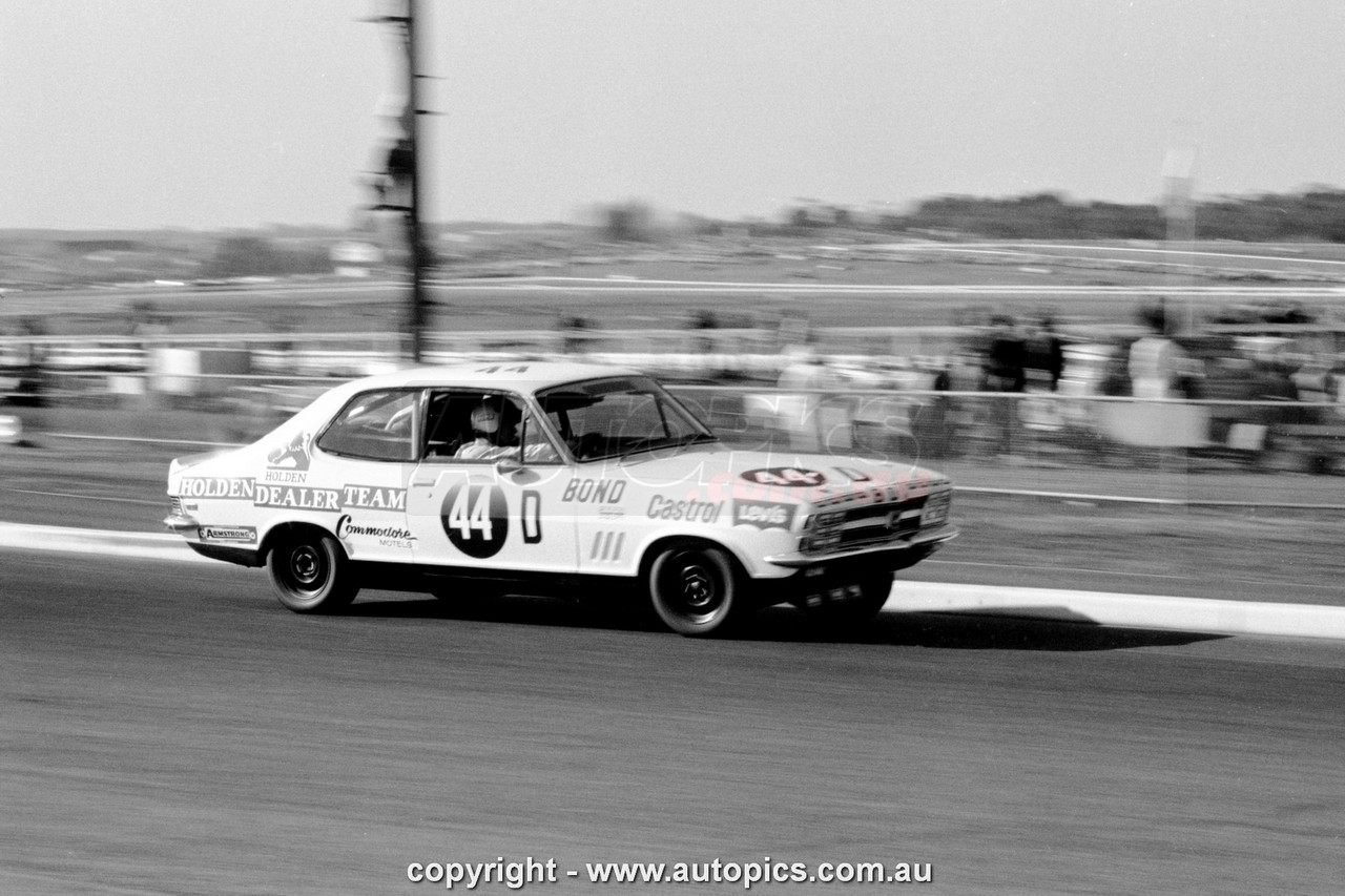 71SA09PD7022 - Colin Bond, Sandown Three Hour 250, Sandown, 12th September, 1971, Holden LC Torana GTR XU-1- WINNER - Photographer Peter D'Abbs