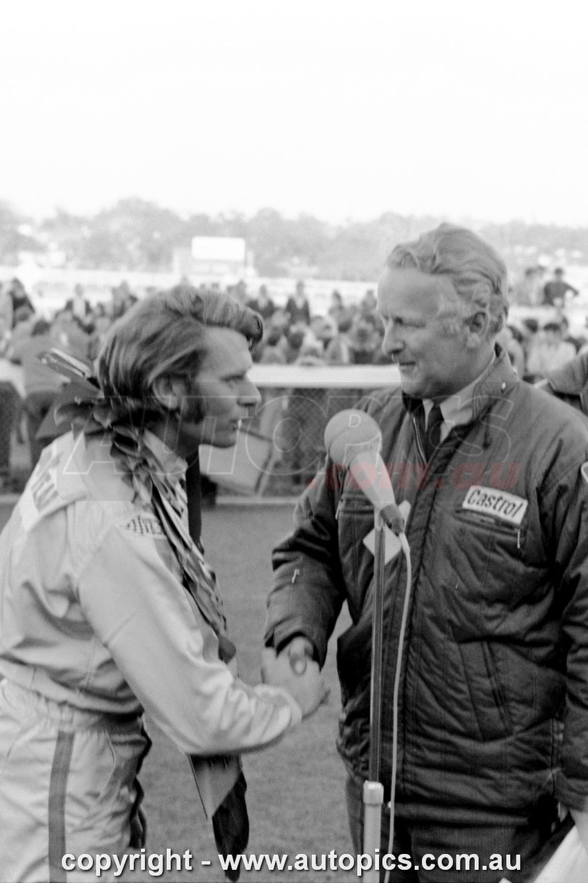 71SA09PD7010 - Colin Bond, Sandown Three Hour 250, Sandown, 12th September, 1971, Holden LC Torana GTR XU-1- WINNER - Photographer Peter D'Abbs