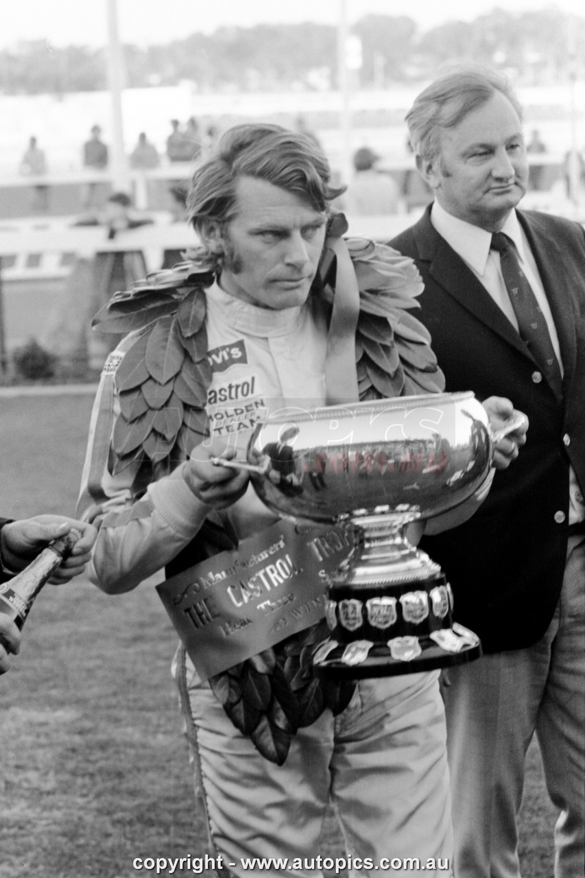 71SA09PD7015 - Colin Bond, Sandown Three Hour 250, Sandown, 12th September, 1971, Holden LC Torana GTR XU-1 - WINNER - Photographer Peter D'Abbs
