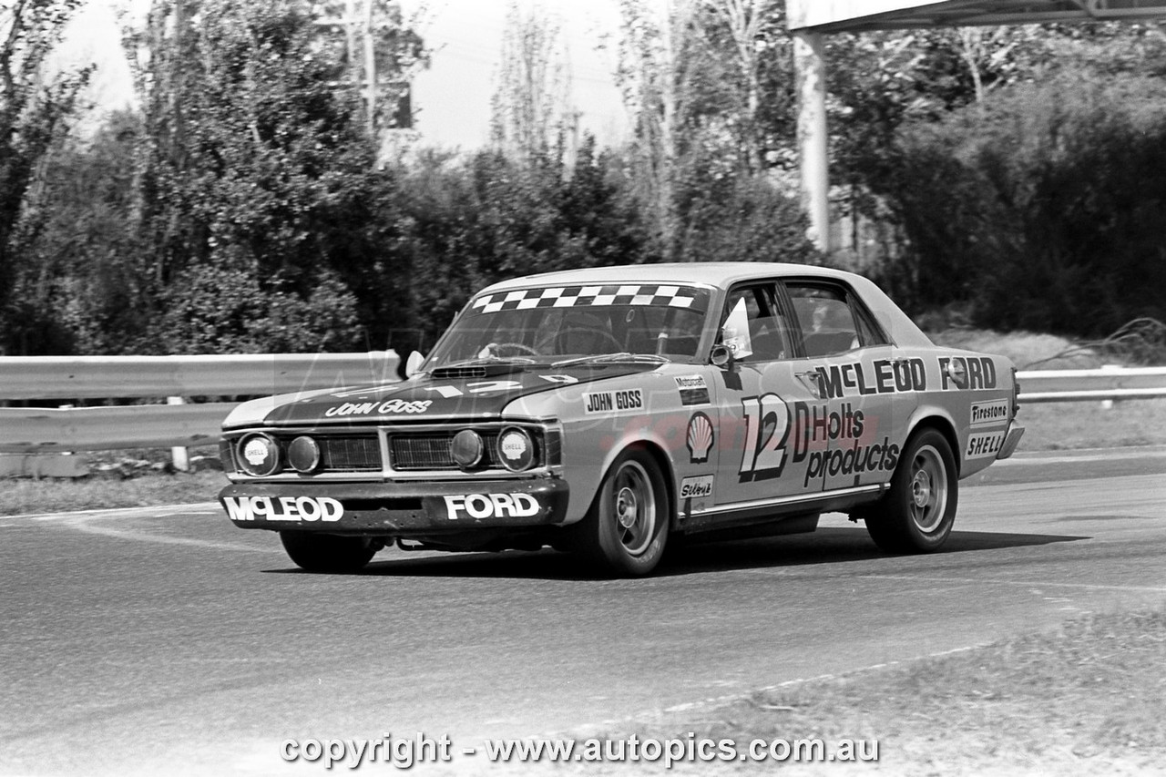 72SA09PD7003 - John Goss, Sandown Three Hour 250, Sandown, 10th September, 1972, Ford XY Falcon GTHO Phase III - Photographer Peter D'Abbs