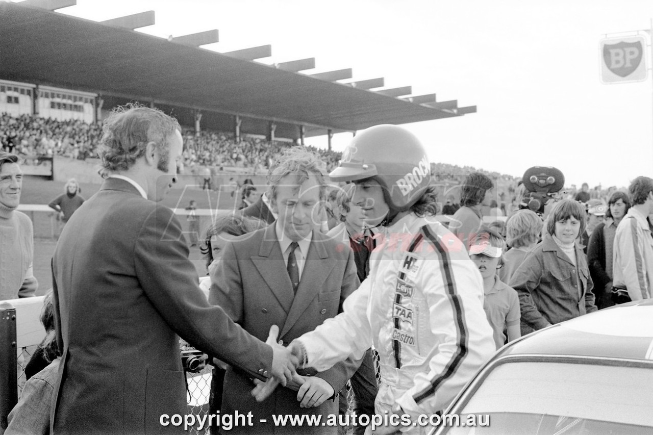 73SA09PD7015 - Peter Brock, Sandown Three Hour 250, Sandown, 9th September, 1973, Holden Torana LJ GTR XU-1 - Photographer Peter D'Abbs