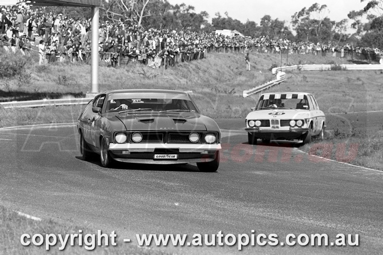 74SA09PD7007 - Allan Moffat, Sandown Three Hour 250, Sandown, 8th September, 1974, Ford Falcon XB GT Hardtop - Photographer Peter D'Abbs
