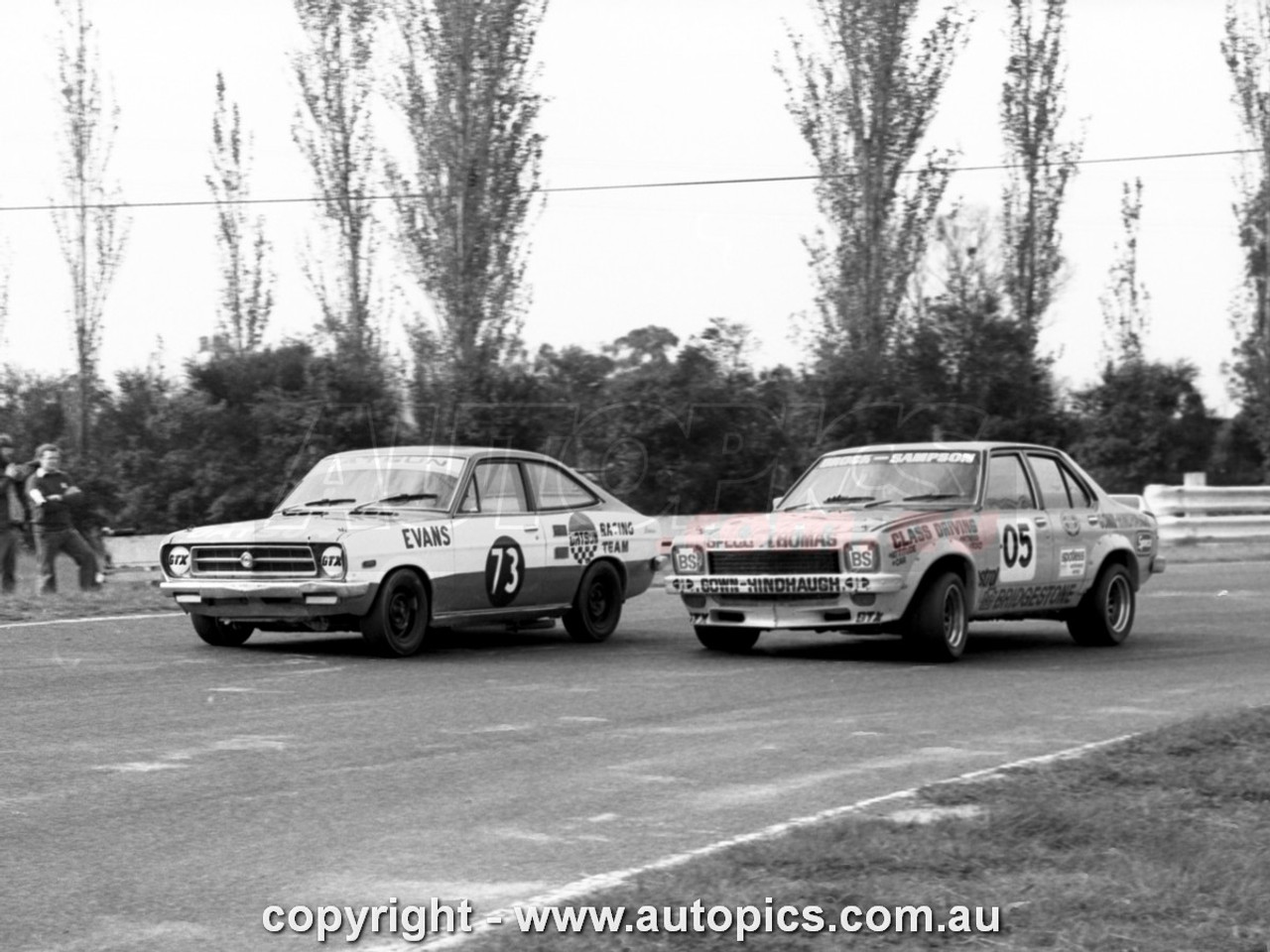 75SA09PD7027 - Peter Brock, Sandown 250, Sandown, 14th September, 1975, Holden Torana LH SL/R 5000 L34 - Photographer Peter D'Abbs