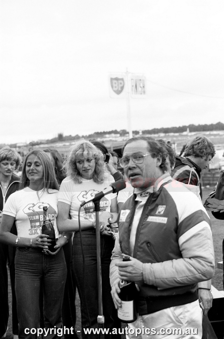 76SA09PD7026 - Allan Moffat, Hang Ten 400, Sandown, 12th September, 1976, Ford Falcon XB GT Hardtop - Photographer Peter D'Abbs 76SA09PD7026 - Allan Moffat, Hang Ten 400, Sandown, 12th September, 1976, Ford Falcon XB GT Hardtop - Photographer Peter D'Abbs