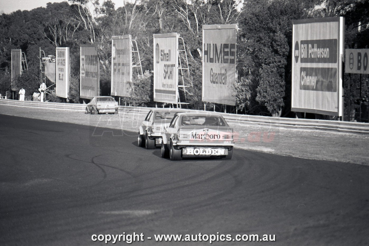 78SA09PD7008 - Peter Brock, Hang Ten 400, Sandown International Motor Raceway, 10th September, 1978, Holden LX Torana SS a9x Hatchback - Photographer Peter D'Abbs