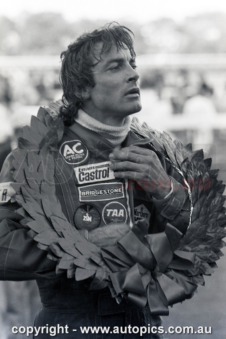 79SA09PD7011 - Peter Brock, Hang Ten 400, Sandown International Motor Raceway, 9th September, 1979, Holden LX Torana SS A9X Hatchback - Photographer Peter D'Abbs