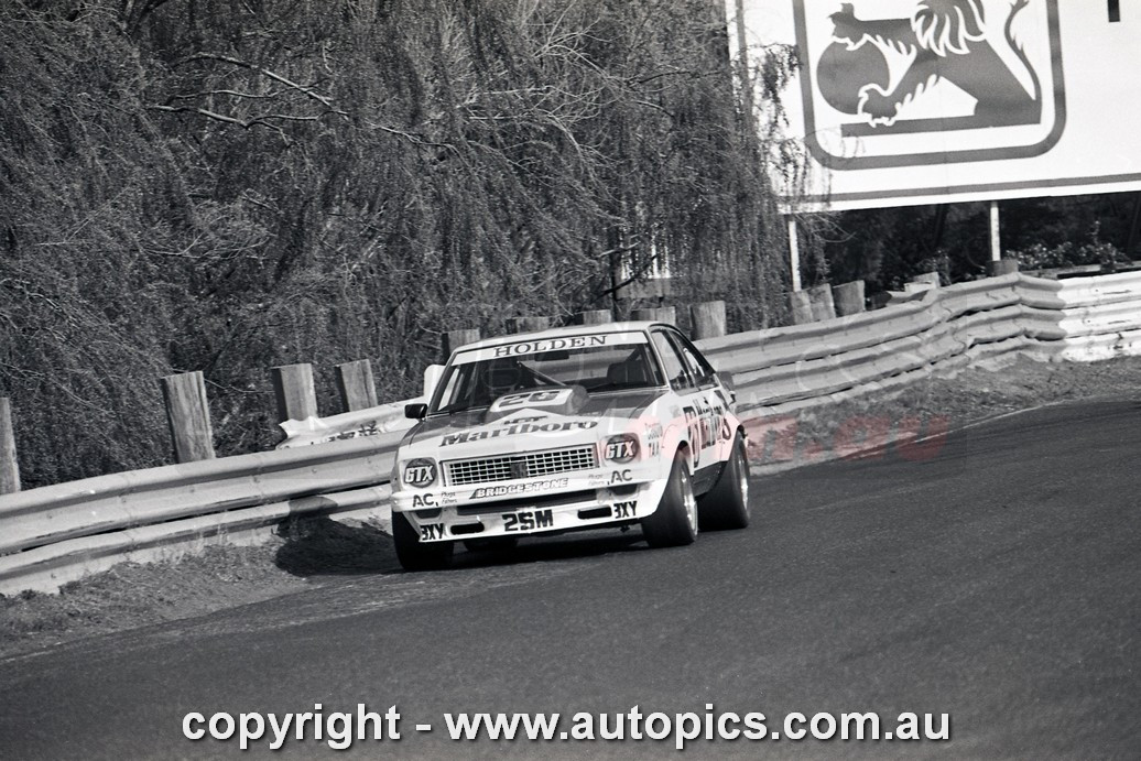 79SA09PD7032 - John Harvey, Hang Ten 400, Sandown International Motor Raceway, 9th September, 1979, Holden LX Torana SS A9X Hatchback - Photographer Peter D'Abbs