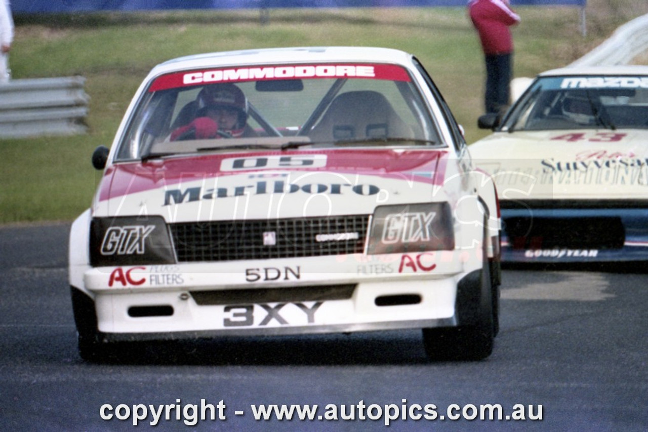 81SA09PD7005 - Peter Brock, Hang Ten 400, Sandown International Motor Raceway, 13th September, 1981, Holden Commodore VC - Photographer Peter D'Abbs