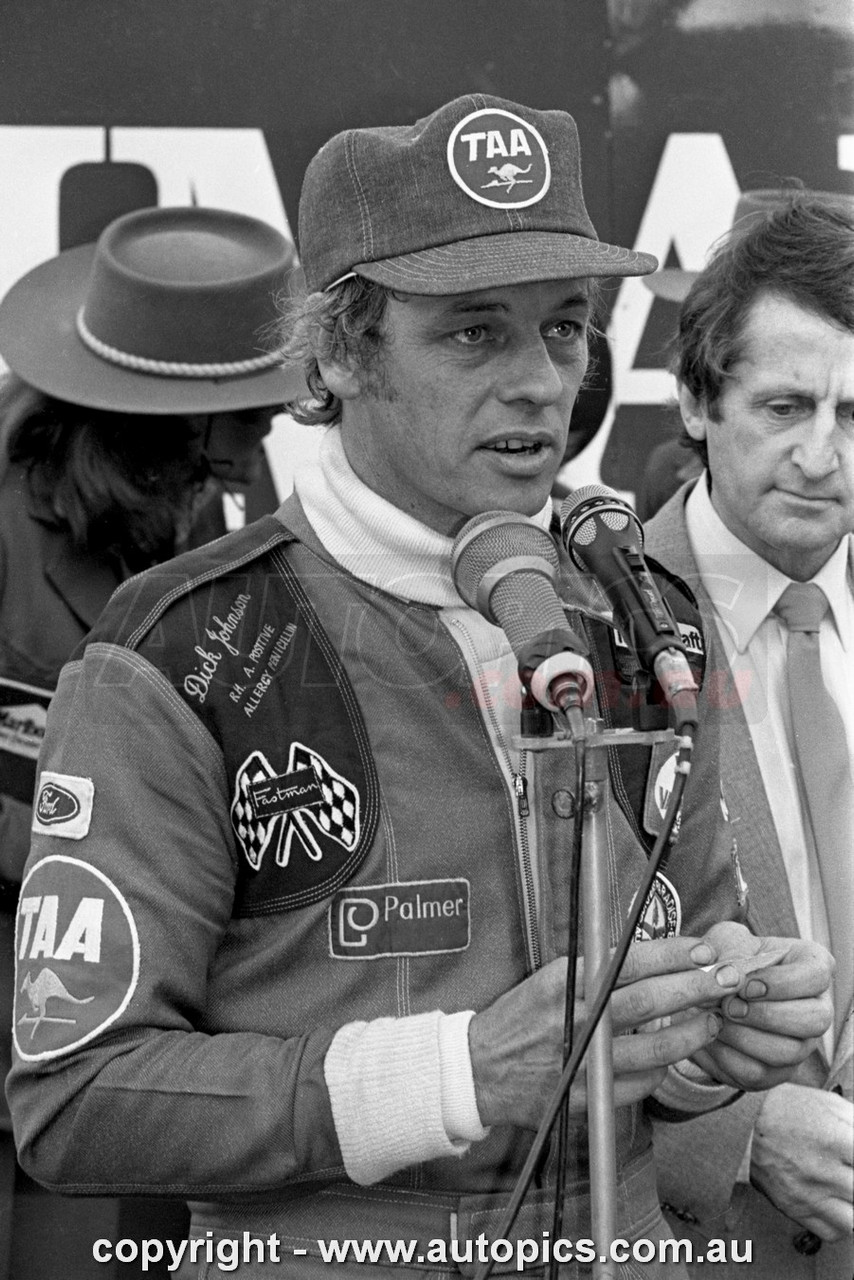 81SA09DH7027 - Dick Johnson, Hang Ten 400, Sandown International Motor Raceway, 13th September, 1981, Ford XD Falcon, Head Shot - Photographer Darren House