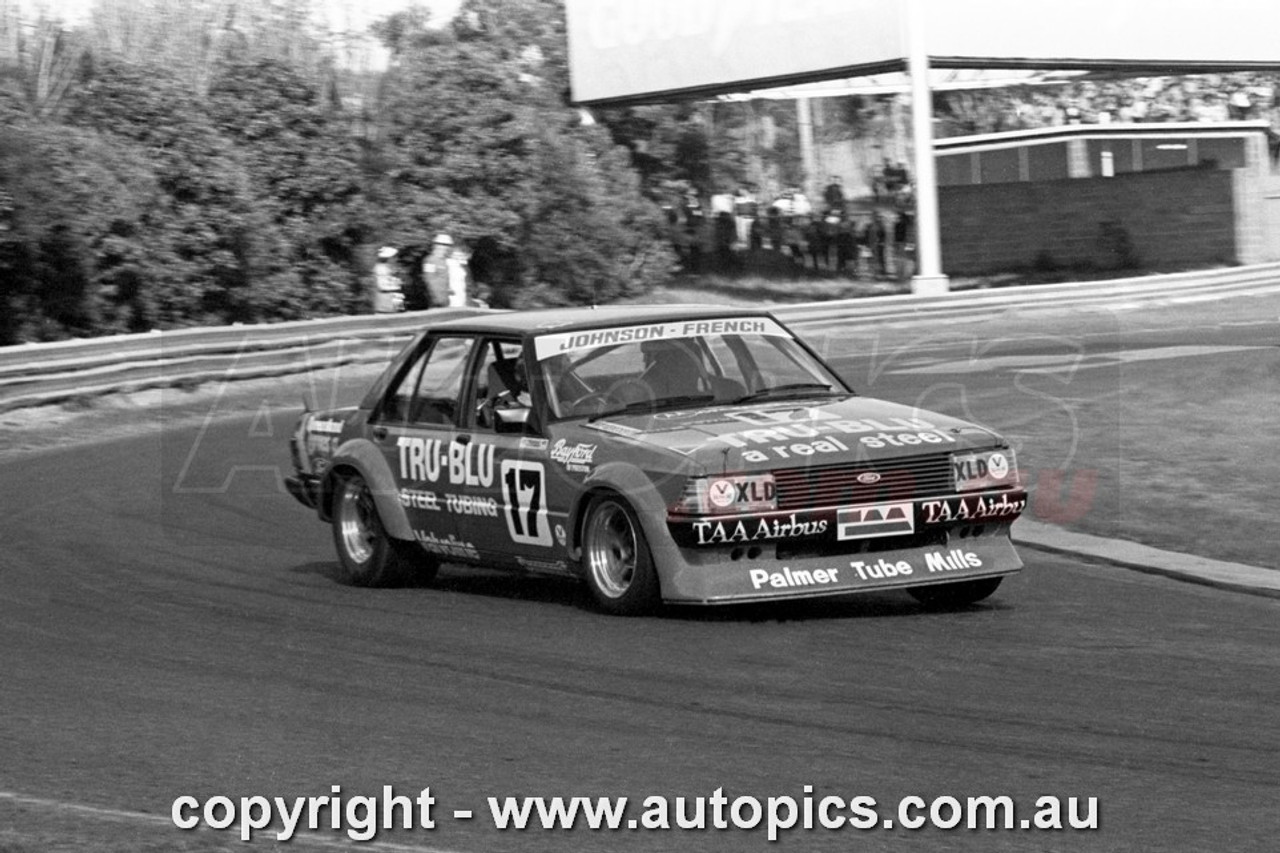 81SA09DH7039 - Dick Johnson, Hang Ten 400, Sandown International Motor Raceway, 13th September, 1981, Ford XD Falcon - Photographer Darren House