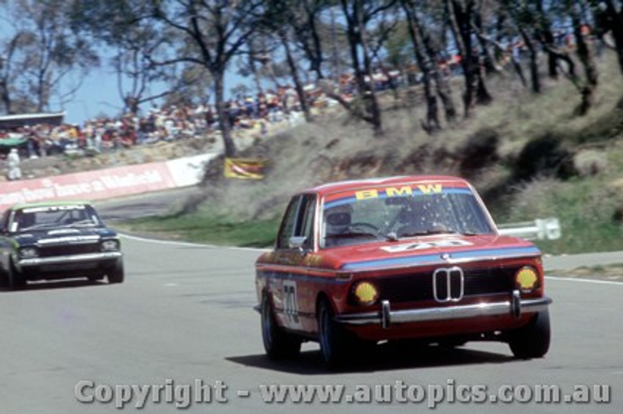 75769  -  P. Williamson / J. Mc Donald  -  Bathurst 1975 -BMW 2002 Tii