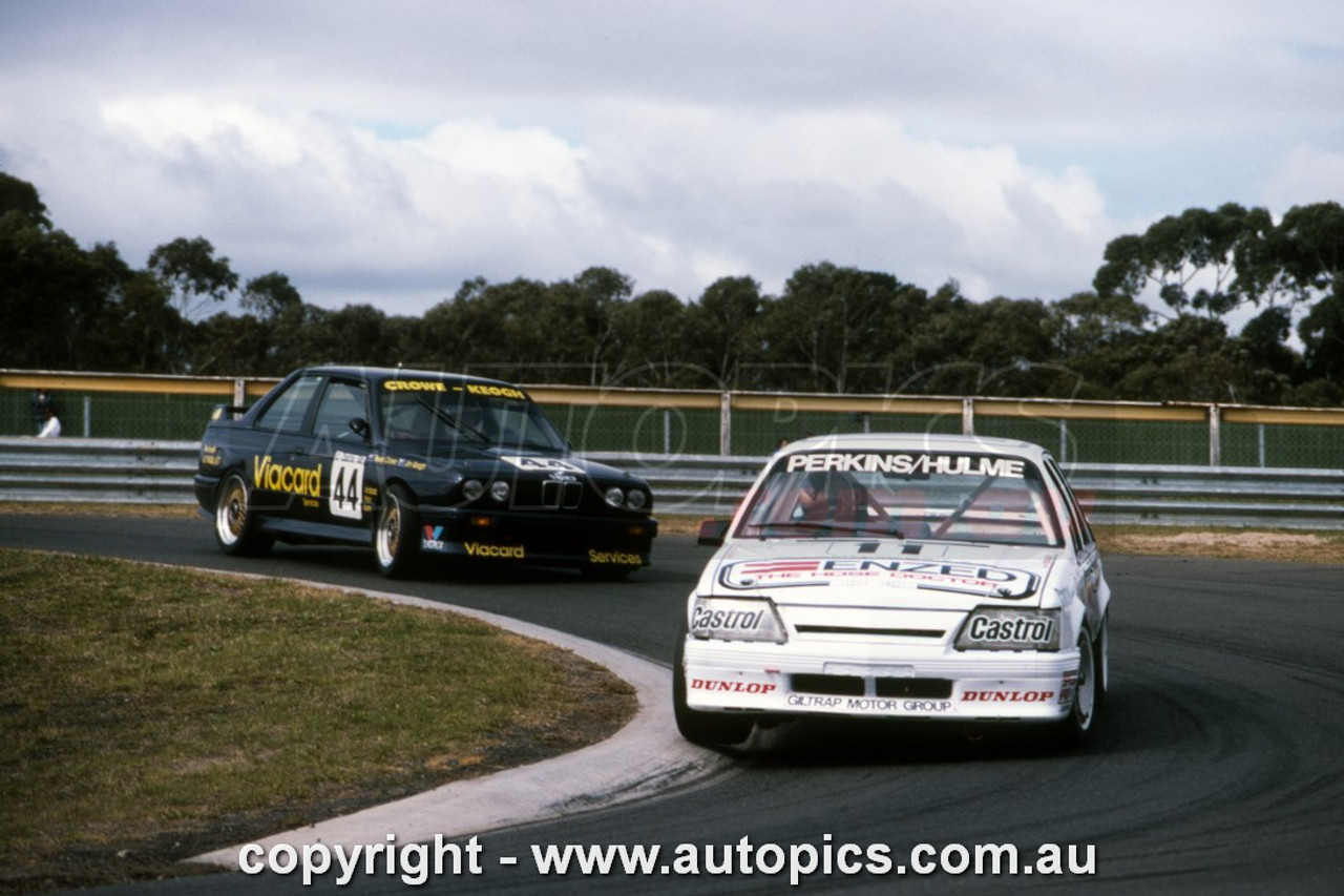 87SA09RS7010 - Larry Perkins & Denny Hulme, Castrol 500, Sandown International Motor Raceway, 13th September, 1987, Holden VK Commodore SS - Photographer Ray Simpson